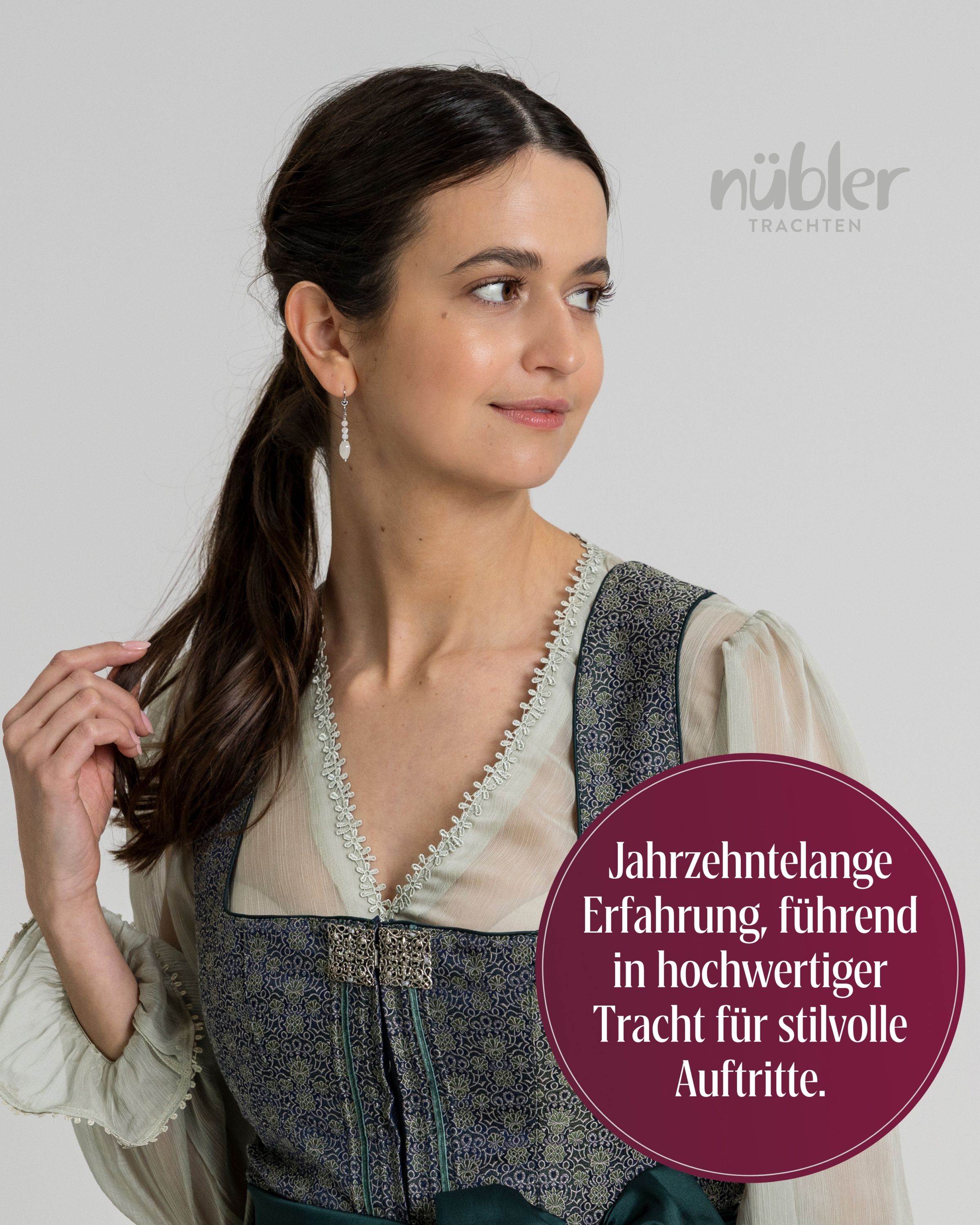 Midi Dirndl Lea in Grün von Nübler